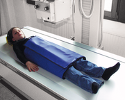 Dr Goos Suprema Röntgenschutzwickel, royalblau, 0,50 mm Pb, verschiedene Größen